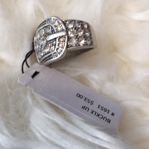 Stunning Buckle Up Ring!! - Picture 3 of 4